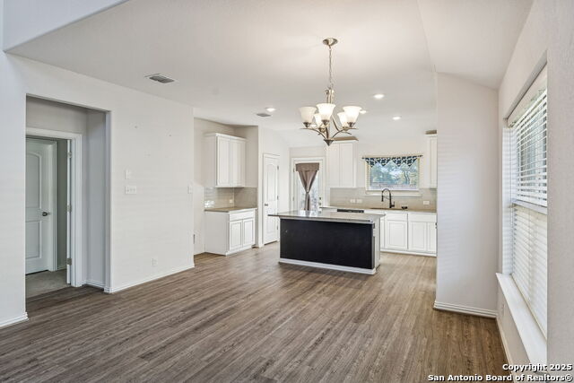 Image 4 of 29 For 629 Jaboncillo