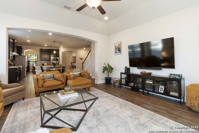 Image 8 of 41 For 16522 Glen Eve Path