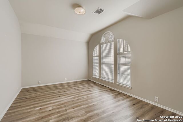 Image 16 of 38 For 937 Forest Ridge