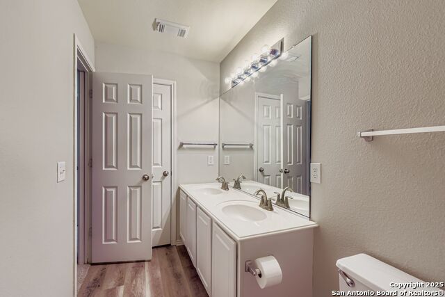 Image 24 of 38 For 937 Forest Ridge