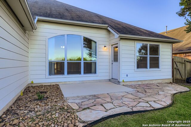 Image 25 of 38 For 937 Forest Ridge