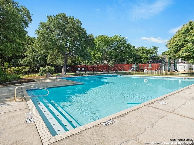 Image 30 of 38 For 937 Forest Ridge