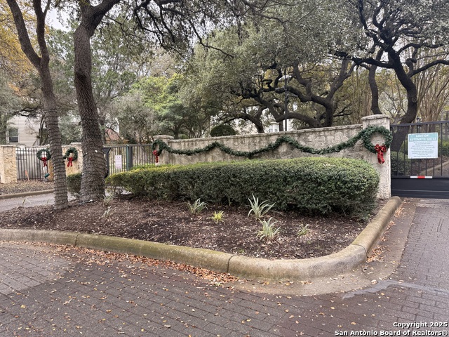 Image 35 of 38 For 937 Forest Ridge