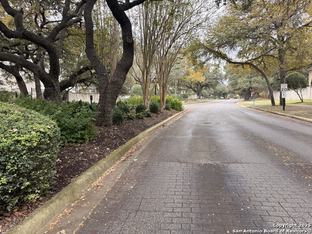 Image 36 of 38 For 937 Forest Ridge