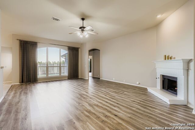 Image 6 of 38 For 937 Forest Ridge