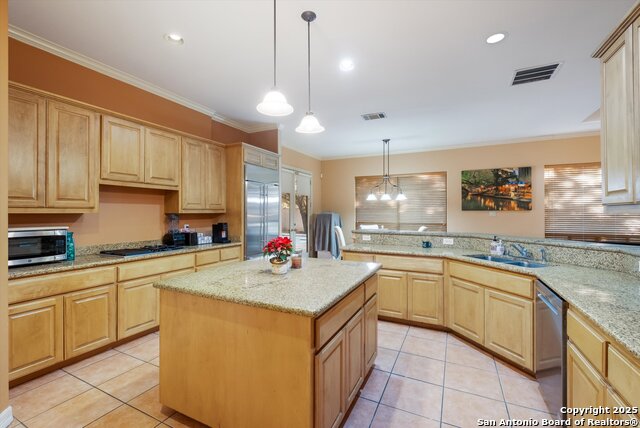 Listing photo id 12 for 702 Bluff Breeze