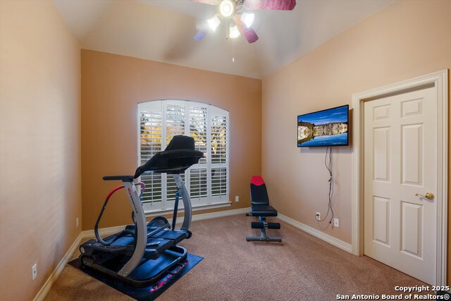 Listing photo id 19 for 702 Bluff Breeze