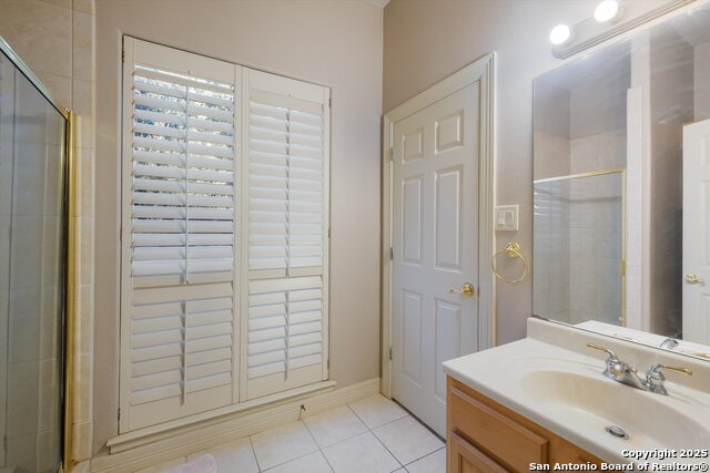Listing photo id 25 for 702 Bluff Breeze