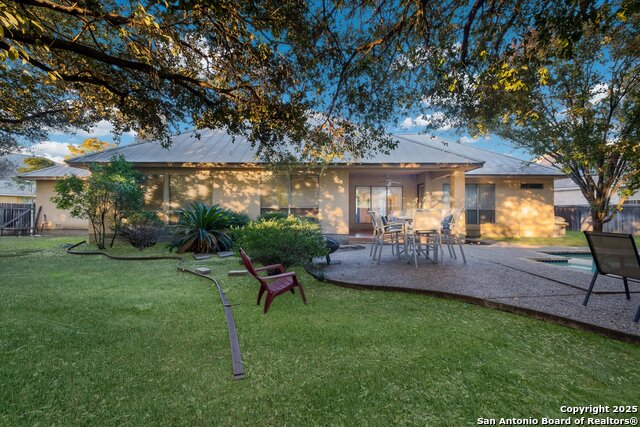 Listing photo id 28 for 702 Bluff Breeze