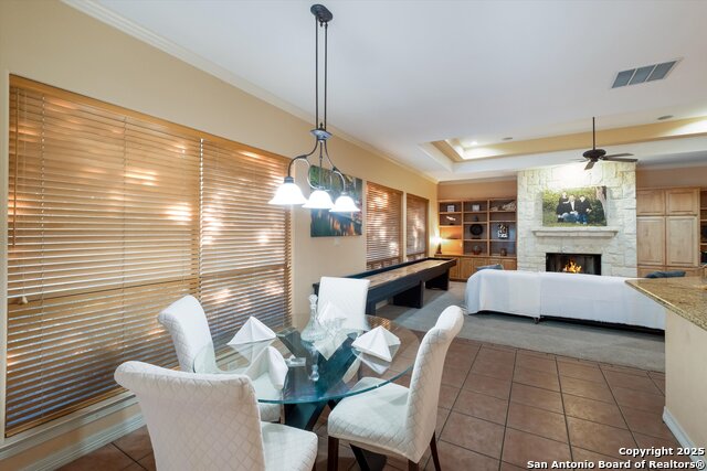 Listing photo id 4 for 702 Bluff Breeze