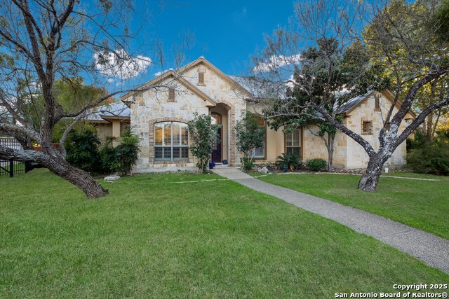 Listing photo id 7 for 702 Bluff Breeze