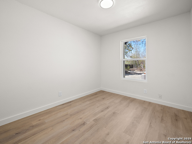 Listing photo id 9 for 1223 Mally W