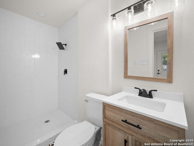 Listing photo id 4 for 1223 Mally W