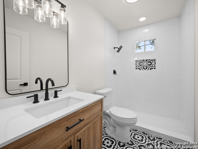 Listing photo id 7 for 1223 Mally W