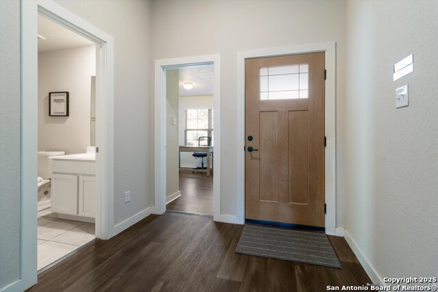 Image 5 of 31 For 7719 Blue Gulf Dr