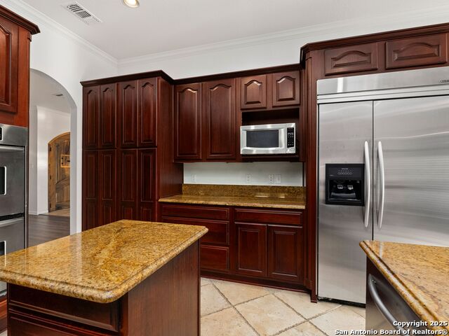 Image 13 of 42 For 837 Lakeview