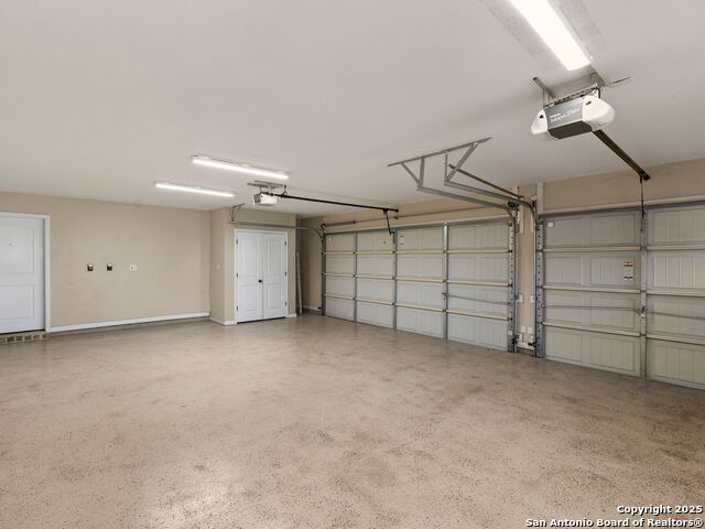 Image 28 of 42 For 837 Lakeview