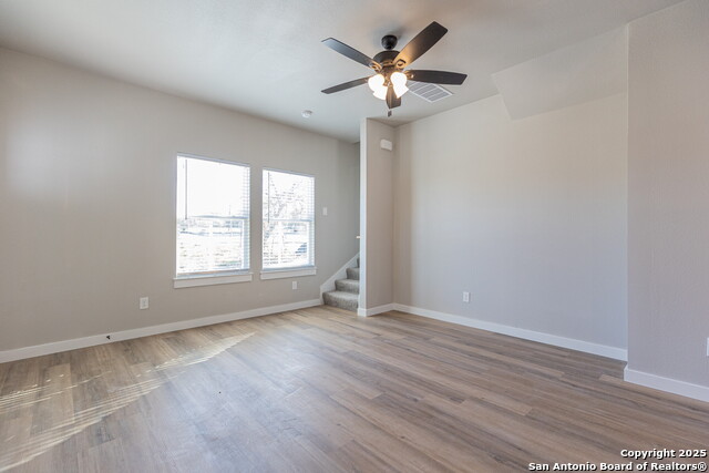 Image 7 of 26 For 327 Bee 102