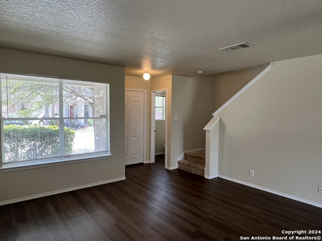 Image 3 of 20 For 10118 Figaro