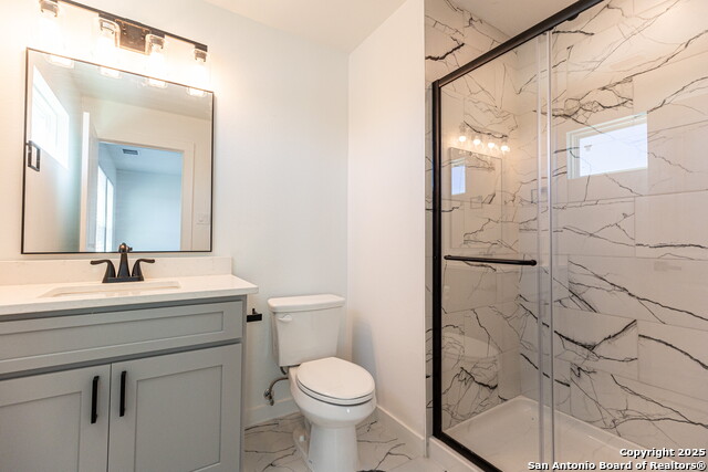 Image 20 of 25 For 327 Bee  201