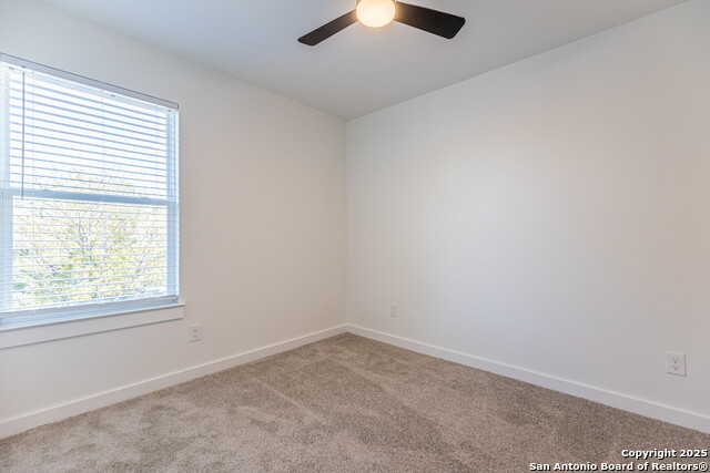 Image 21 of 25 For 327 Bee  201