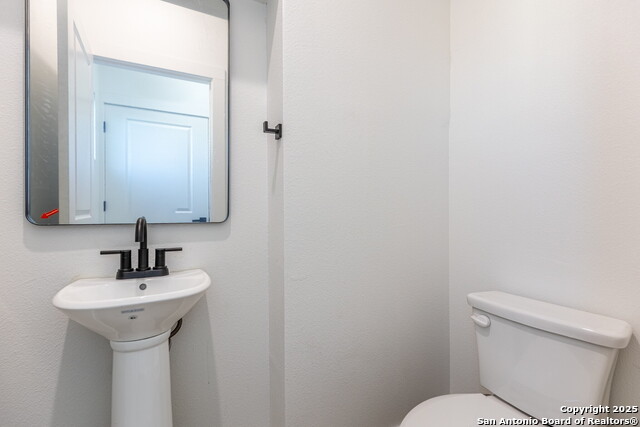 Image 13 of 28 For 327 Bee  202