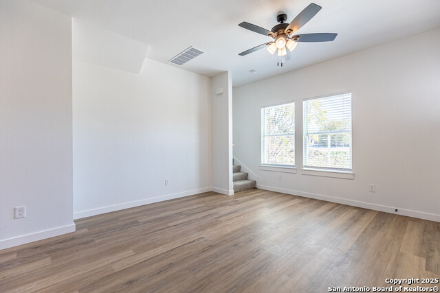 Image 6 of 28 For 327 Bee  202