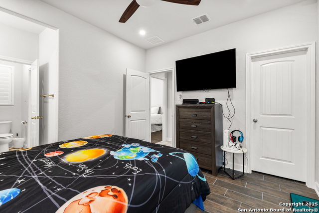 Image 22 of 37 For 320 Rhapsody