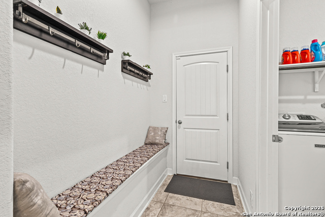 Image 28 of 37 For 320 Rhapsody