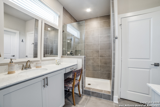 Image 14 of 24 For 8851 Oakland  Unit 14