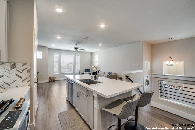 Image 6 of 24 For 8851 Oakland  Unit 14