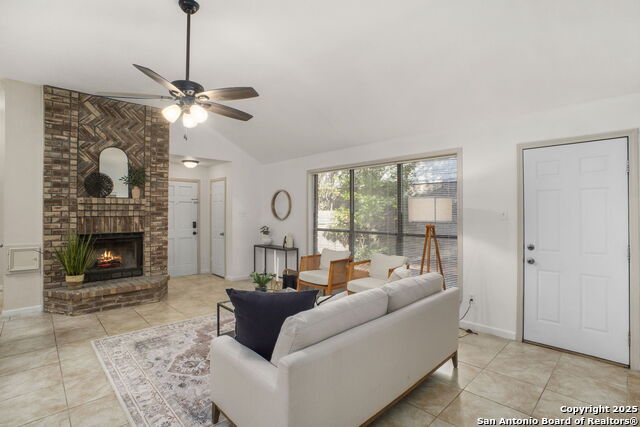 Image 4 of 30 For 7562 Beaver Tree