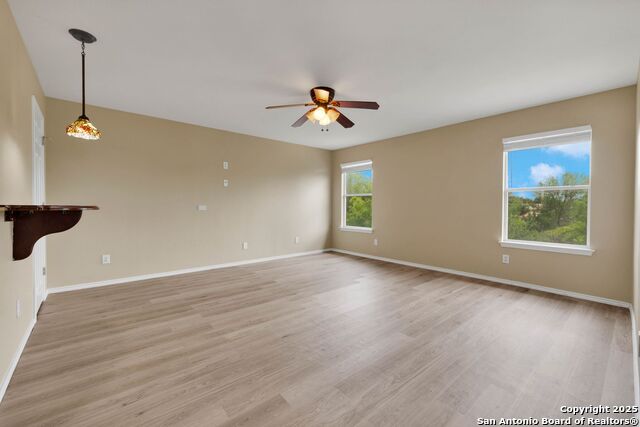 Listing photo id 12 for 7534 Omega Vale