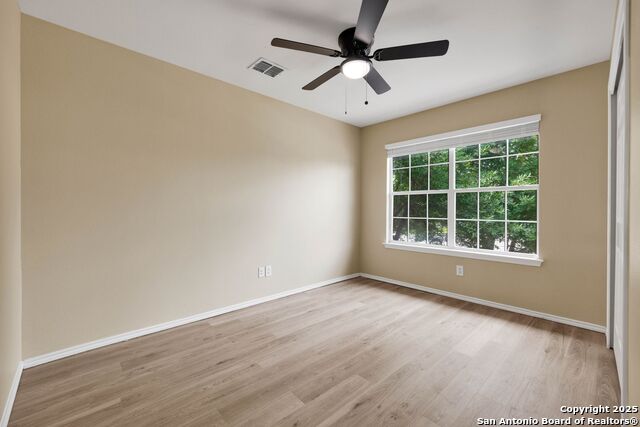 Listing photo id 15 for 7534 Omega Vale