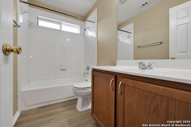 Listing photo id 18 for 7534 Omega Vale