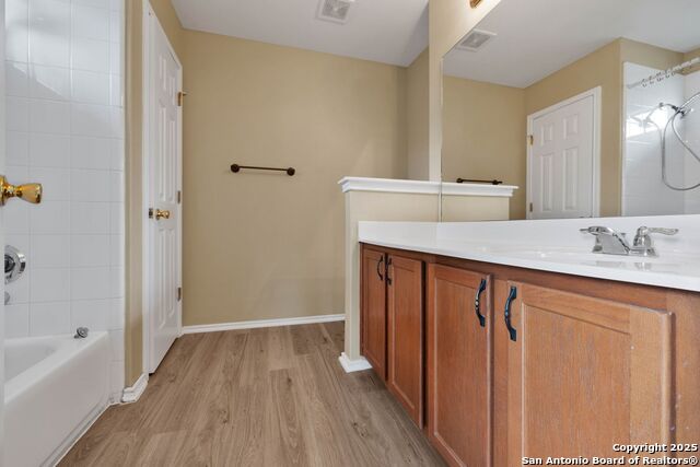 Listing photo id 24 for 7534 Omega Vale