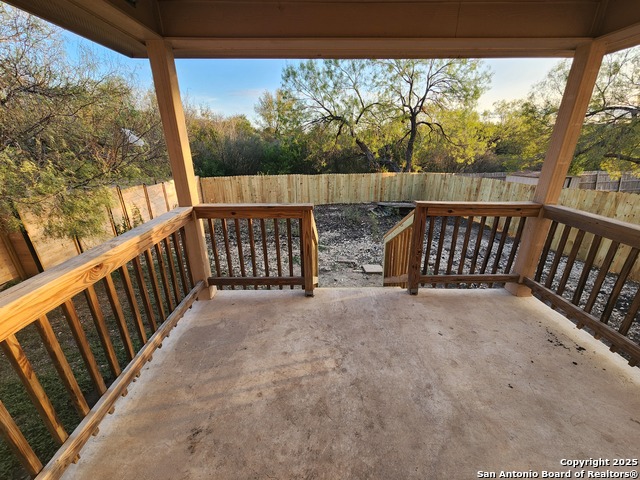 Listing photo id 26 for 7534 Omega Vale
