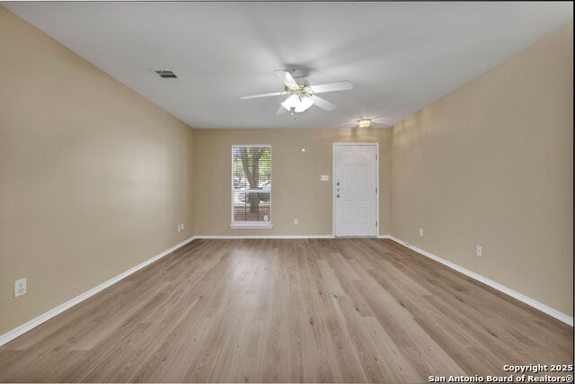 Listing photo id 2 for 7534 Omega Vale