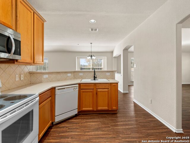 Image 10 of 35 For 102 Lindseys