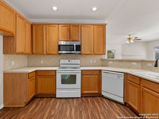 Image 11 of 35 For 102 Lindseys