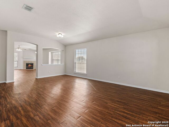 Image 13 of 35 For 102 Lindseys