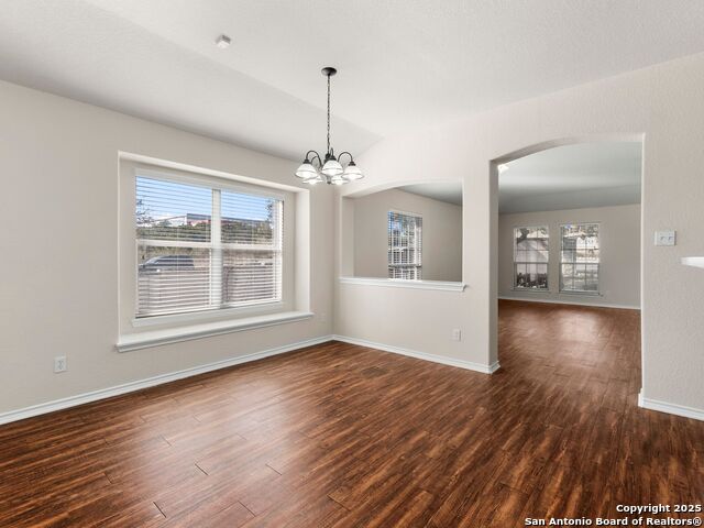 Image 15 of 35 For 102 Lindseys