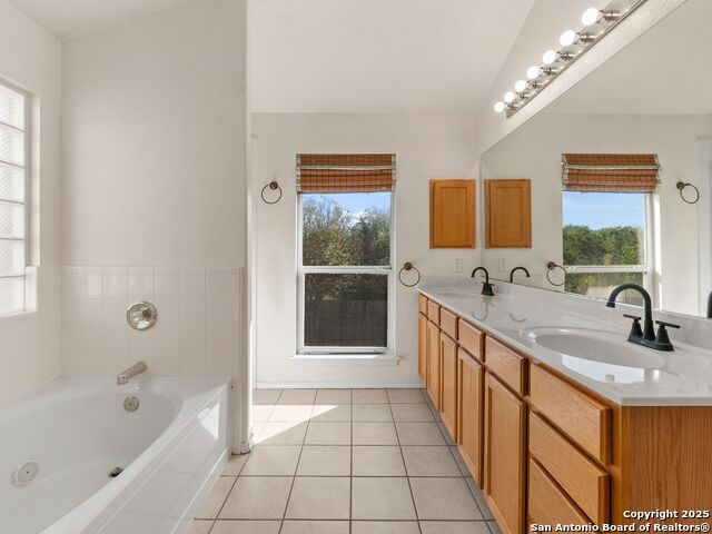 Image 25 of 35 For 102 Lindseys