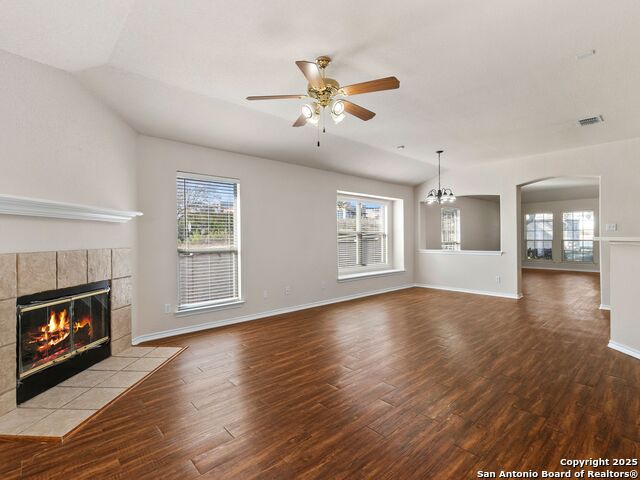 Image 4 of 35 For 102 Lindseys