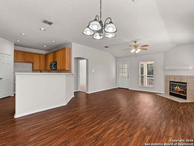 Image 7 of 35 For 102 Lindseys