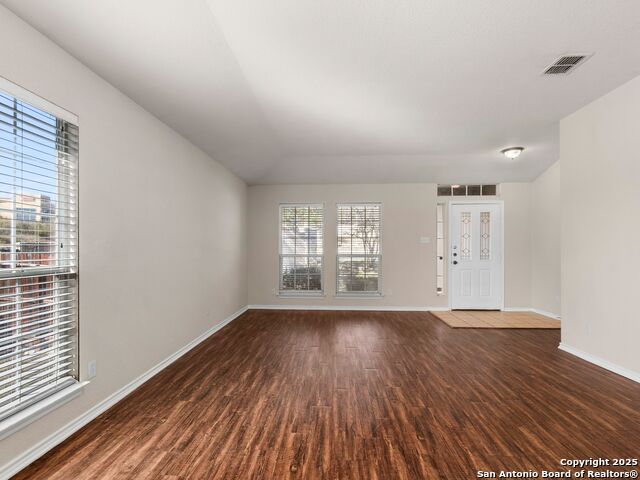 Image 9 of 35 For 102 Lindseys