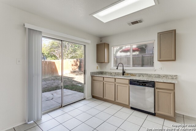 Image 7 of 20 For 8 Laden  