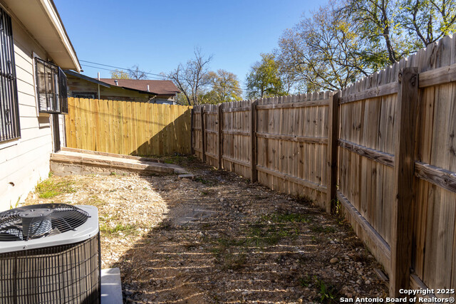 Image 17 of 18 For 5042 Cannon  