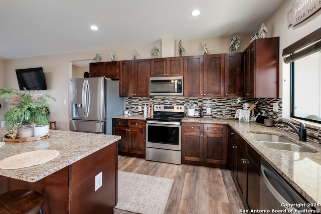 Image 10 of 32 For 659 Thormeyer