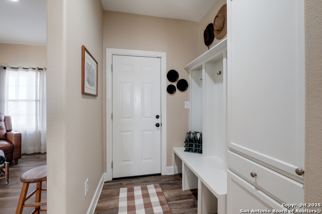 Image 16 of 32 For 659 Thormeyer